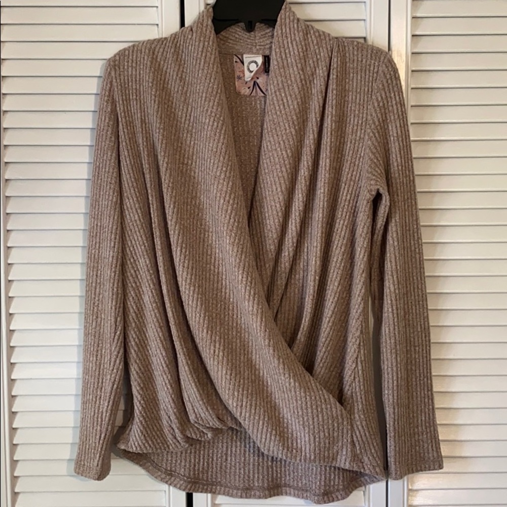 Akemi Kin anthro Waffle Wrap Top SZ S